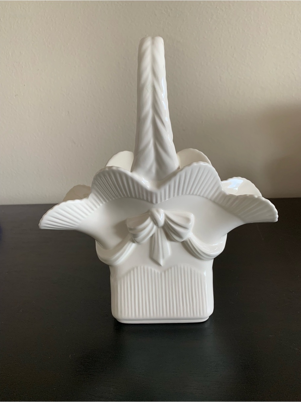 Vintage Hispania Made in Spain Porcelain Basket Bow Scalloped Edge 1984